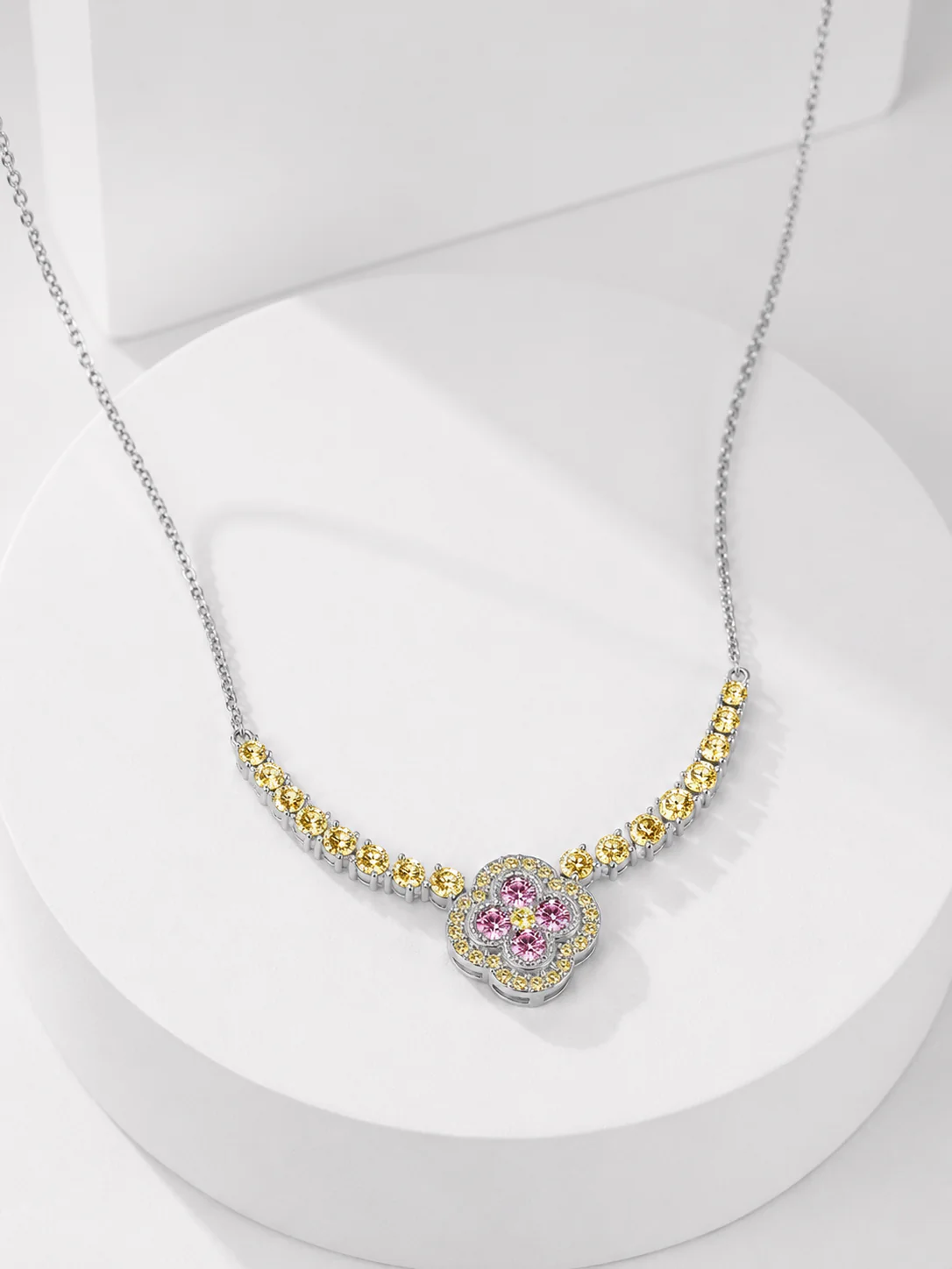 Éternelle Fleur Aurore Necklace - 8332200 - Image 3