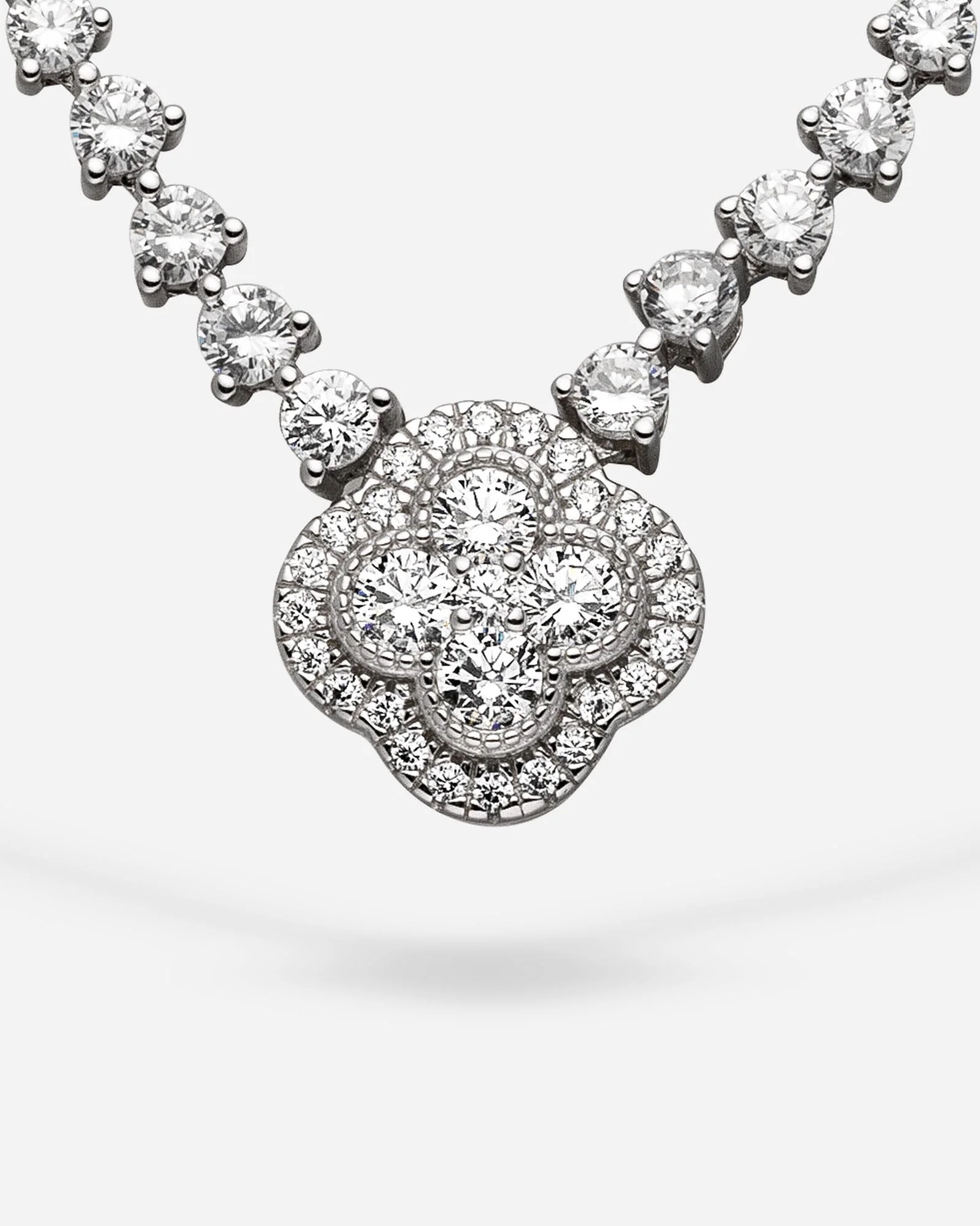Éternelle Fleur Blanche Necklace - 8332100