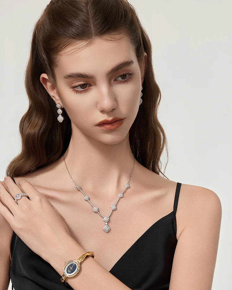 Éternelle Fleur Blanche Necklace - 8332300 - Image 2