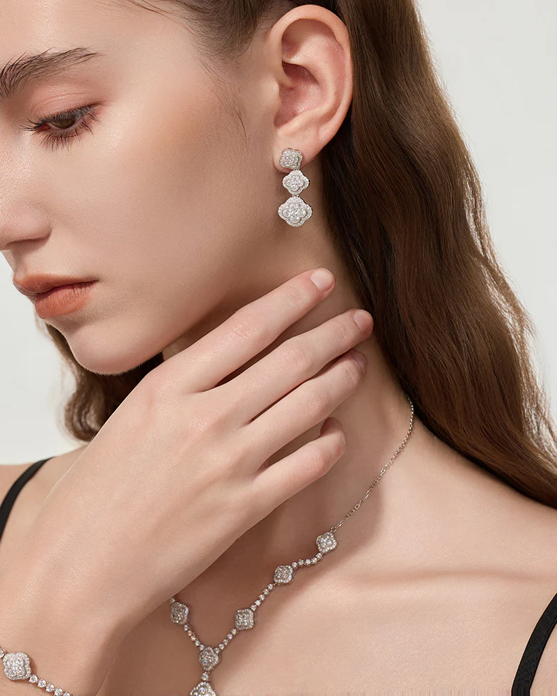 Éternelle Fleur Blanche Earring - 8342600 - Image 2