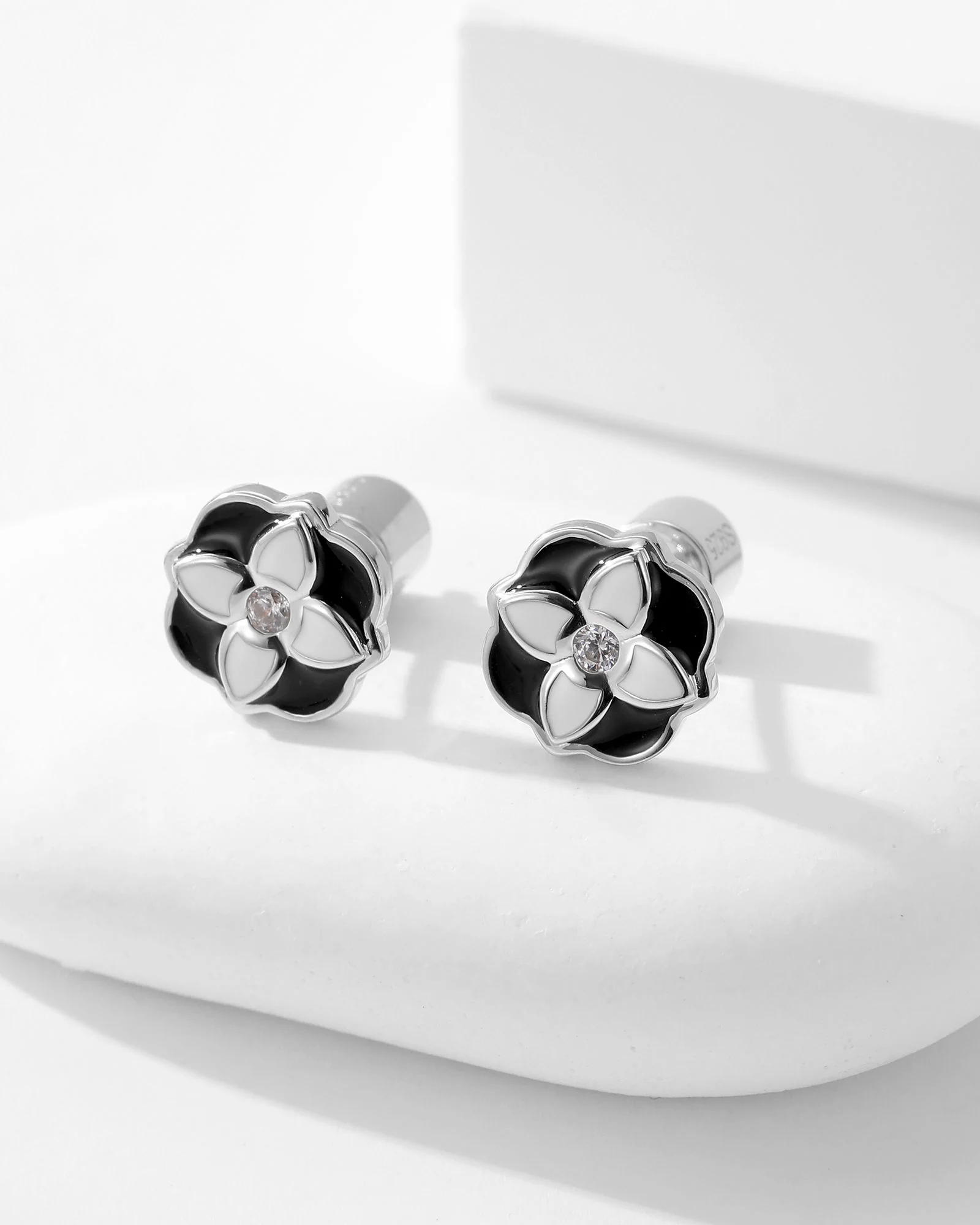 Fleur d’Émail Earring - 8342910 - Image 4