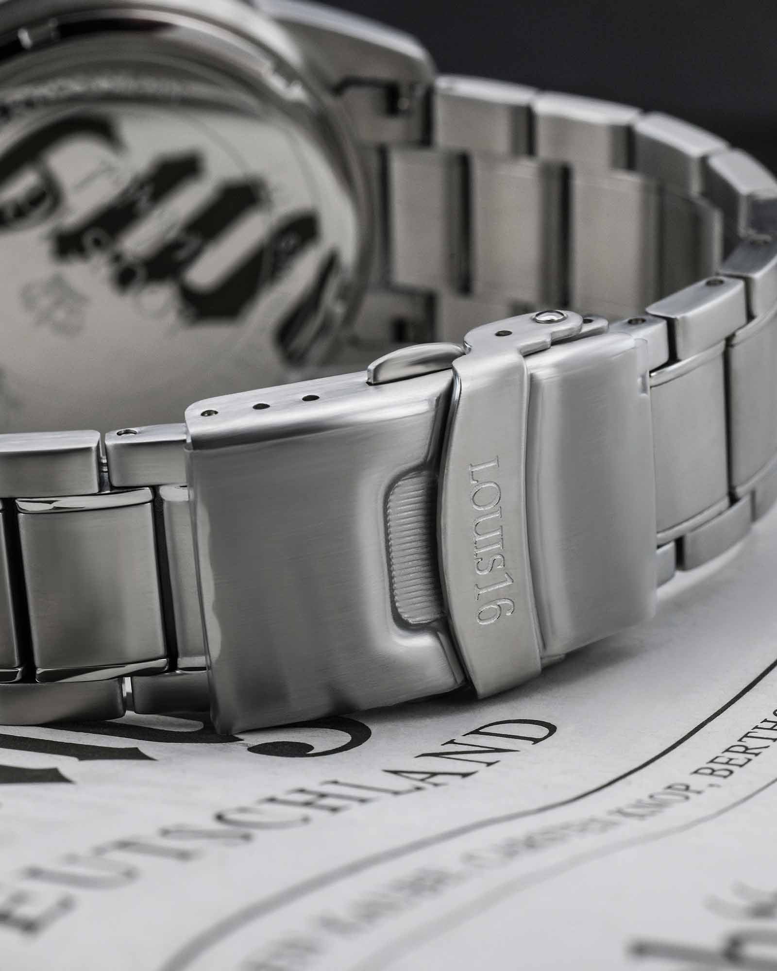 Mirage 3320 Chronograph Silver - Image 6